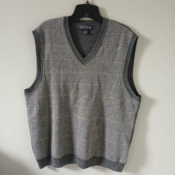 Brooks Brothers Extra Fine Italian Merino Wool Sweater Vest Gray Plaid Men's XL - Picture 1 of 8